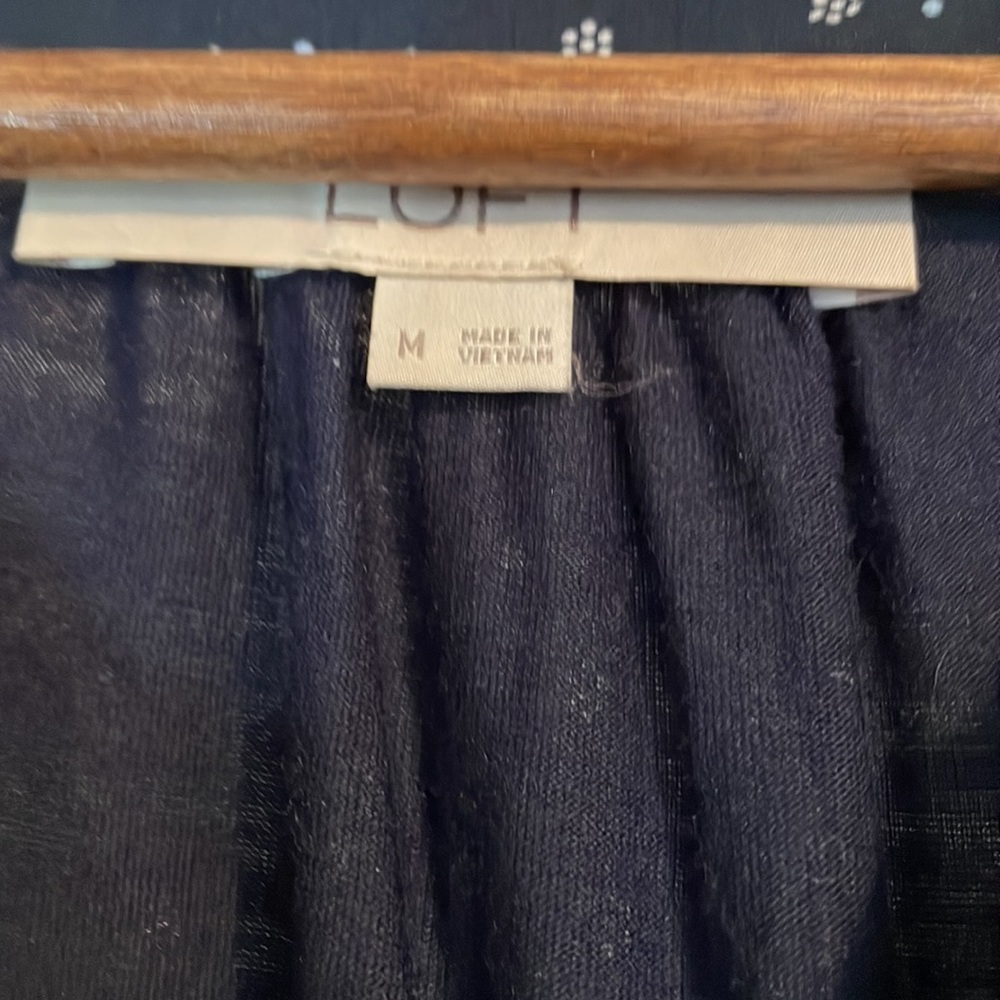 Loft Mixed Media Sleeveless Navy printed Blouse - Picture 2 of 4